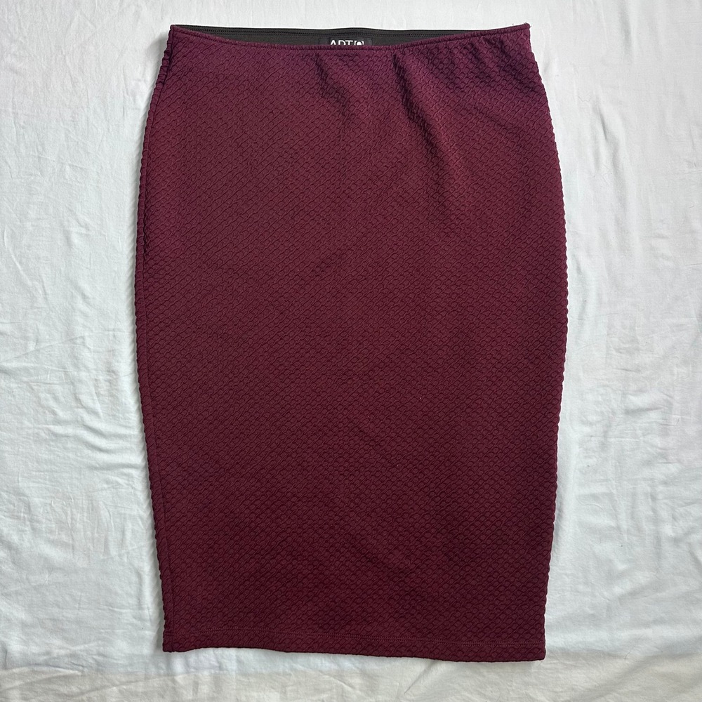 APT 9 Burgundy Textured Pencil Skirt‎ Women's Size Medium